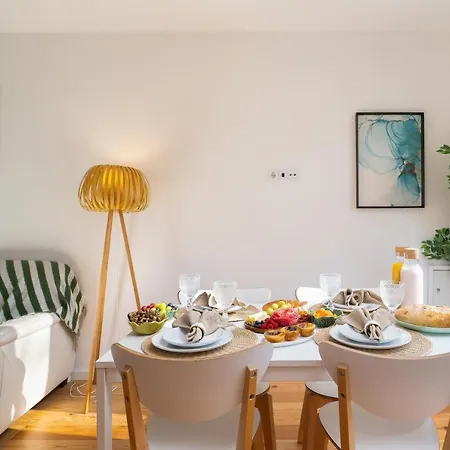 Host Wise - Elegant Colorful House W Private Terrace * Porto