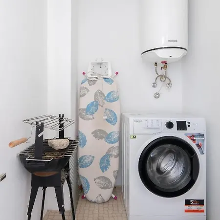 Host Wise - Elegant Colorful House W Private Terrace