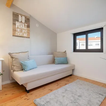 Host Wise - Elegant Colorful House W Private Terrace Holiday home
