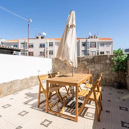 Host Wise - Elegant Colorful House W Private Terrace Porto
