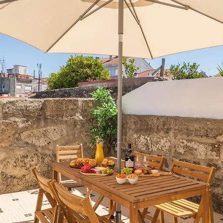 Host Wise - Elegant Colorful House W Private Terrace Порту