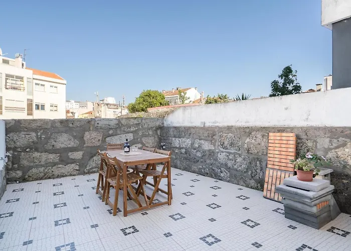 بيت للعطل Host Wise - Elegant Colorful House W Private Terrace *
