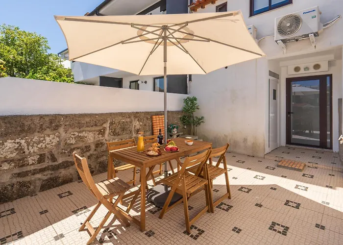 بيت للعطل Host Wise - Elegant Colorful House W Private Terrace *
