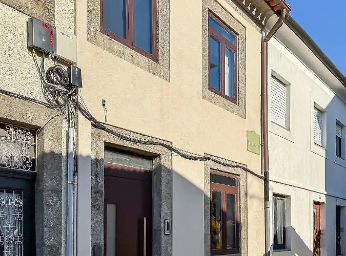 Host Wise - Elegant Colorful House W Private Terrace * Porto