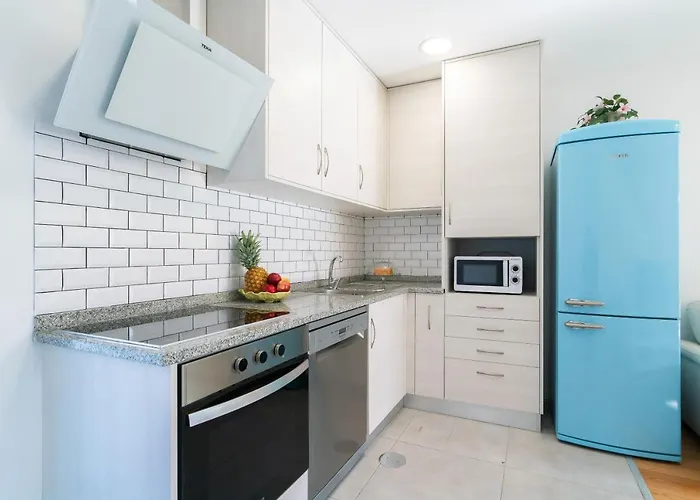 Host Wise - Elegant Colorful House W Private Terrace Tatil Evi Porto