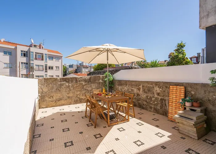 Host Wise - Elegant Colorful House W Private Terrace