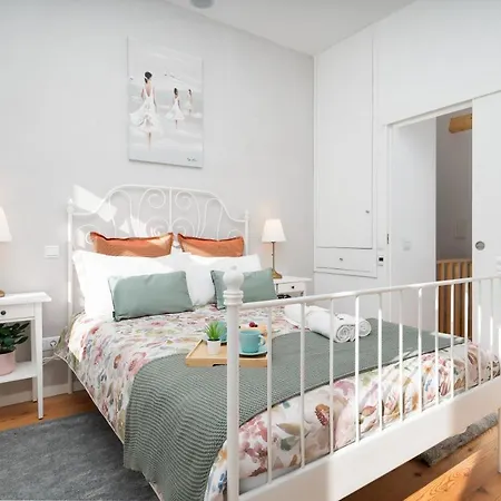 Сasa de vacaciones Host Wise - Elegant Colorful House W Private Terrace *