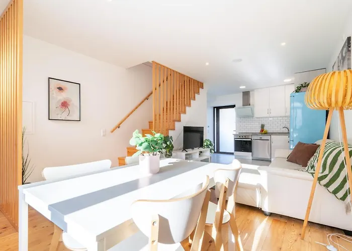 Host Wise - Elegant Colorful House W Private Terrace Ferienhaus Porto