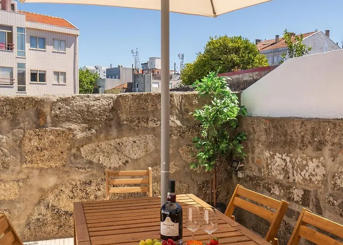 Host Wise - Elegant Colorful House W Private Terrace Ferienhaus